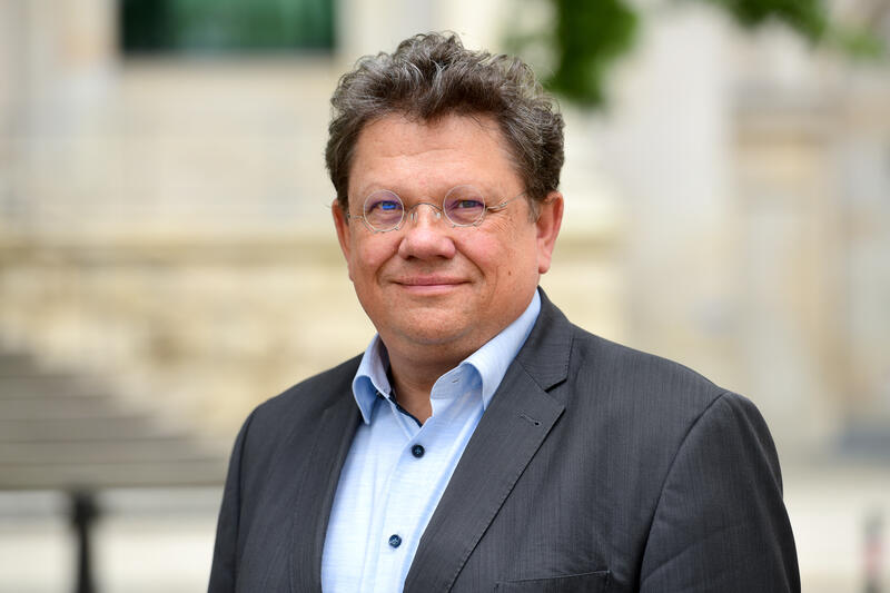 s:54:"Der niedersächsische Arbeitsminister Andreas Philippi";