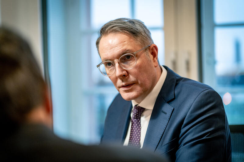 s:60:"Alexander Schweitzer, Ministerpräsident von Rheinland-Pfalz";