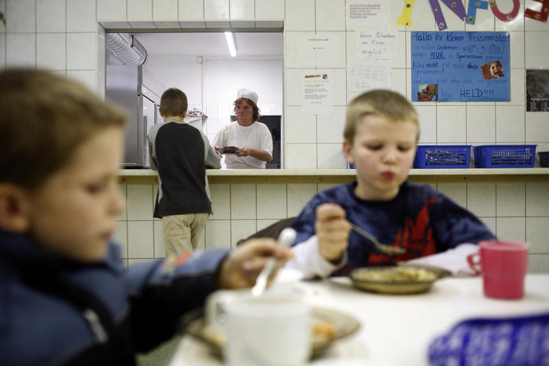 Für Kinder aus armen Familien strebt die SPD Verbesserungen an (Archivbild).