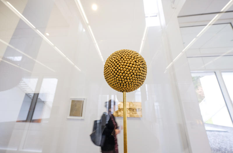 s:34:"Pearl Flower (1965) von Otto Piene";