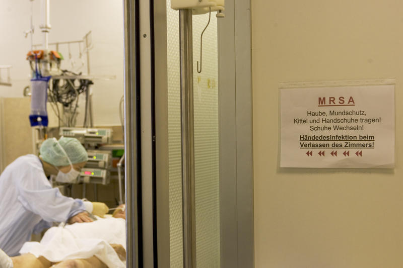 s:82:"Keime stellen Kliniken vor große Probleme. Hier eine Intensivstation in Bielefeld";