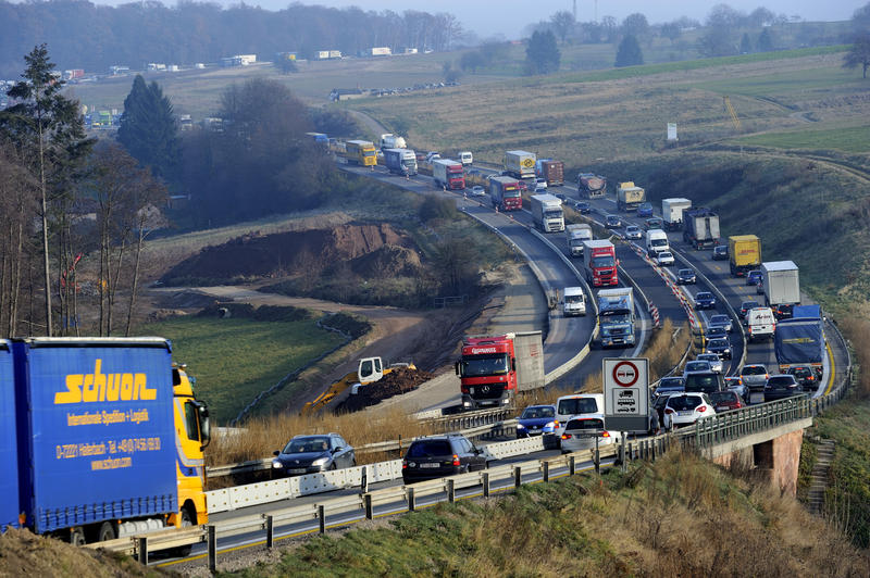 s:11:"Autobahn A8";