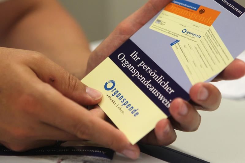 s:44:"Organspendeausweis: Lizenz zur Organentnahme";