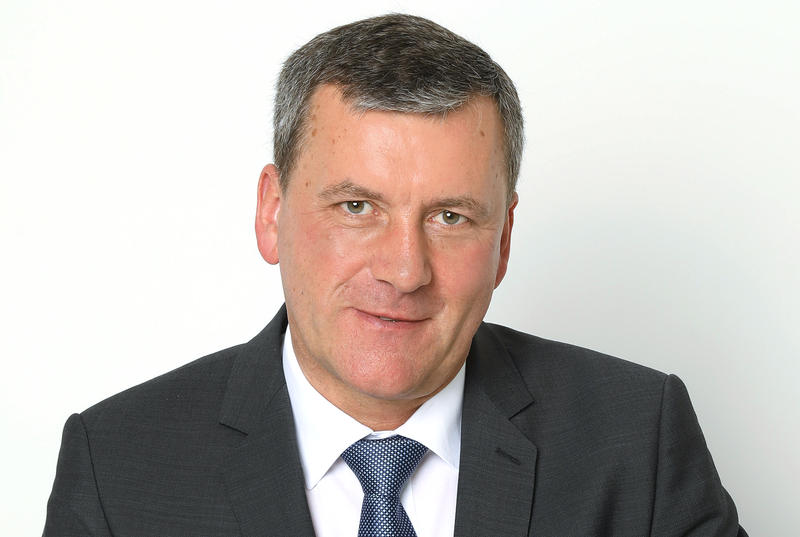 s:18:"Manfred Sunderhaus";