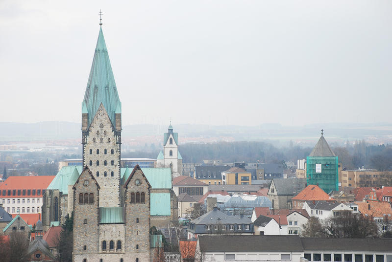 s:20:"Der Dom zu Paderborn";