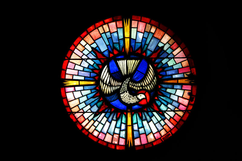 s:63:"Friedenstaube in der Kirche St.Jakob am Arlberg (Foto:01.08.04)";