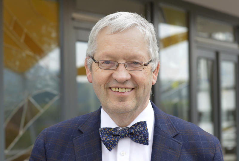 s:38:"Allianz-Generalsekretär Hartmut Steeb";