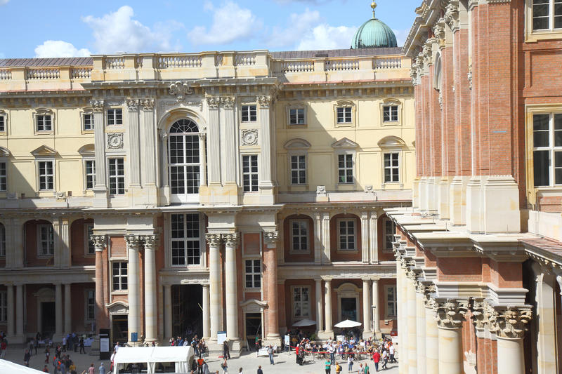 s:59:"Humboldt-Forum zum Tag der offenen Baustelle im August 2018";
