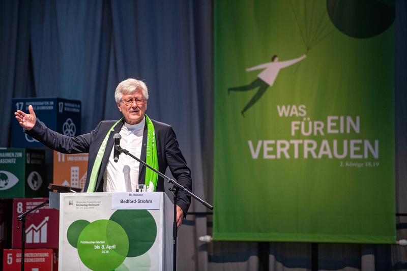 s:160:"Der Ratsvorsitzende der Evangelischen Kirche in Deutschland (EKD), Landesbischof Heinrich Bedford-Strohm, am 21.06.19 beim evangelischen Kirchentag in Dortmund.";