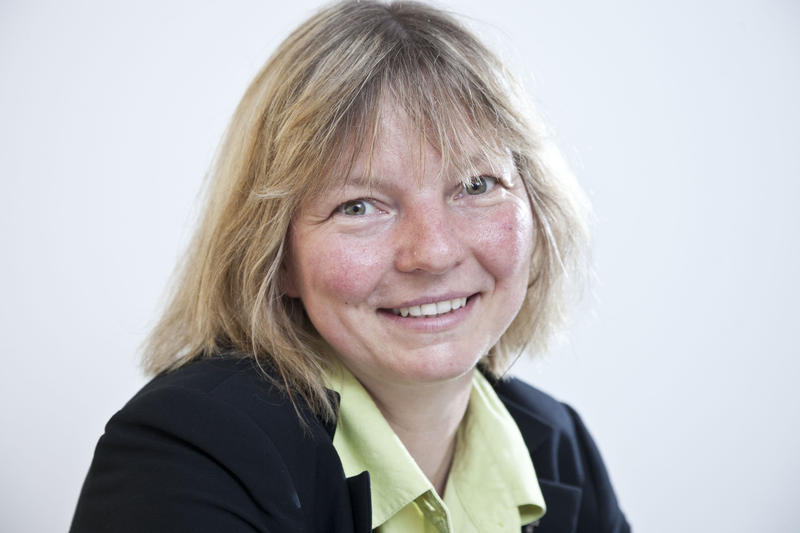 s:10:"Edda Weise";