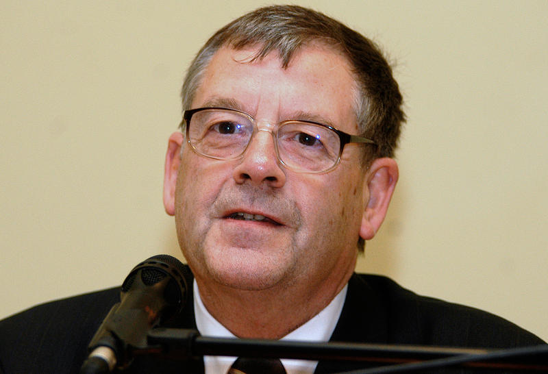 s:17:"Reinhard Turre ";