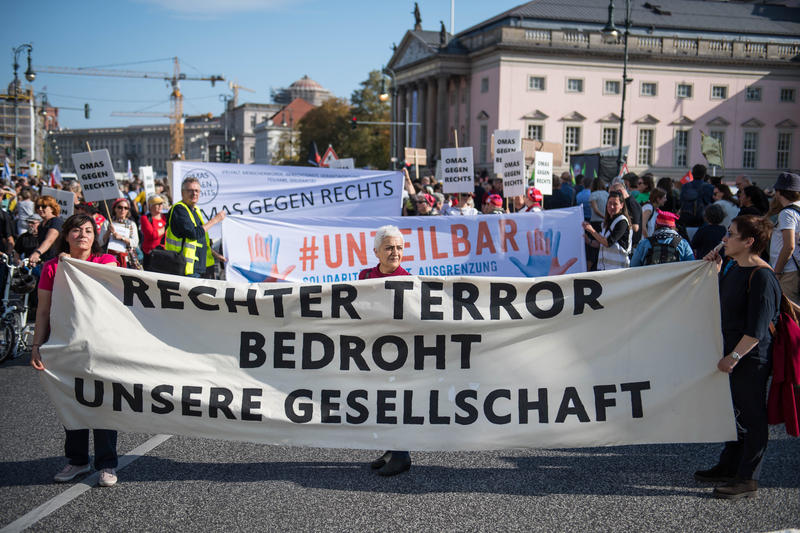 s:186:"Der Bremer Verfassungsschutz bittet Bürger um Hilfe im Kampf gegen Rechtsextremismus. «Der Verfassungsschutz soll ein Frühwarnsystem sein und das geht nur mit der Zivilgesellschaft»,";