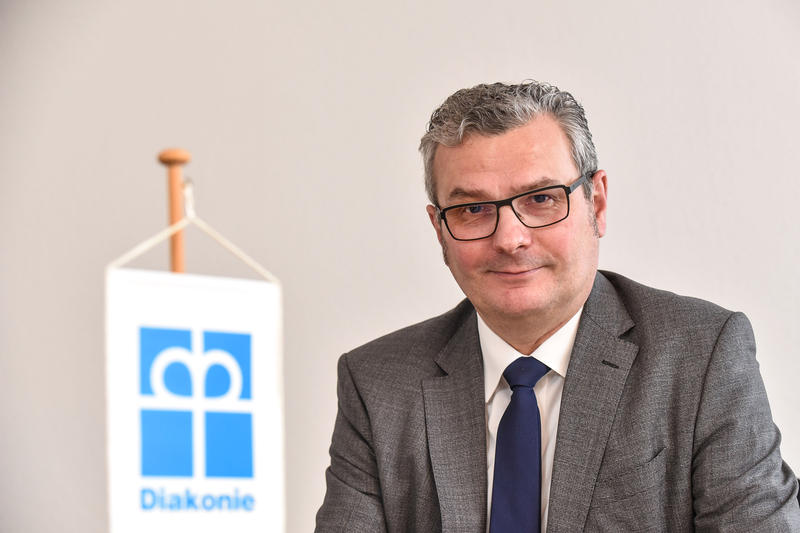 s:185:"Anlässlich des Weltarmutstages hat die Diakonie in Niedersachsen erneut eine Kindergrundsicherung gefordert. «Armut ist nicht weit weg, sondern leider mitten unter uns anzutreffen», ";