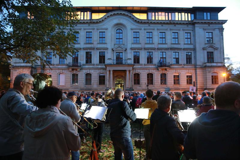 s:44:""Mahnwache" für Bischof Rentzing in Dresden";