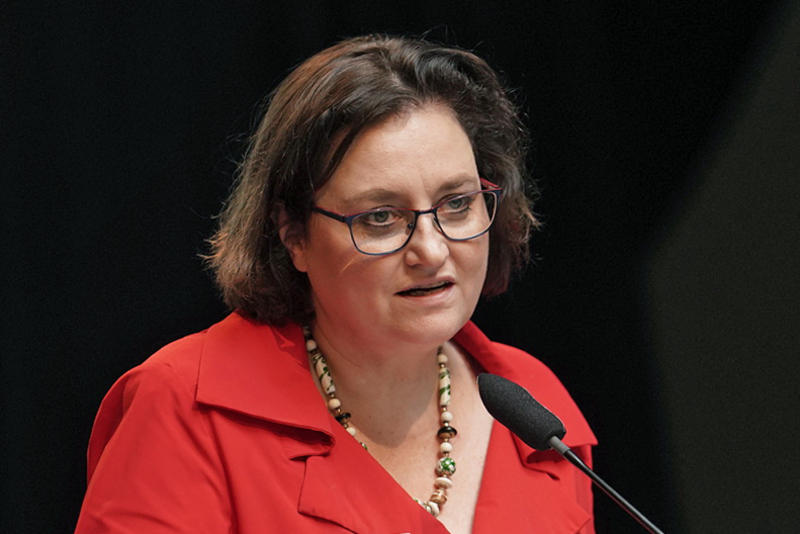 s:12:"Ina Czyborra";