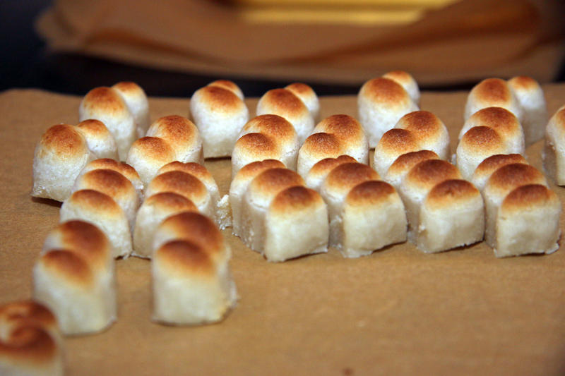 s:216:"Themen-Nachmittag zum Marzipan in der Veranstaltungsreihe "Speisen auf Reisen" des Deutschen Auswanderer-
hauses, in der es um die Migrationsgeschichte von Nahrungsmitteln und Getraenken geht (Foto vom 03.11.2019). ";