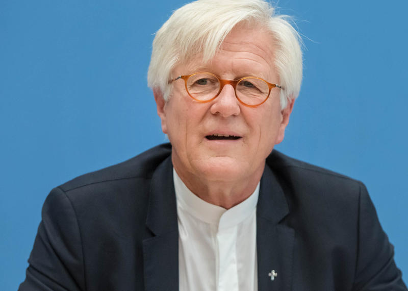 s:88:"Heinrich Bedford-Strohmm, Ratsvorsitzender der Evangelischen Kirche in Deutschland (EKD)";