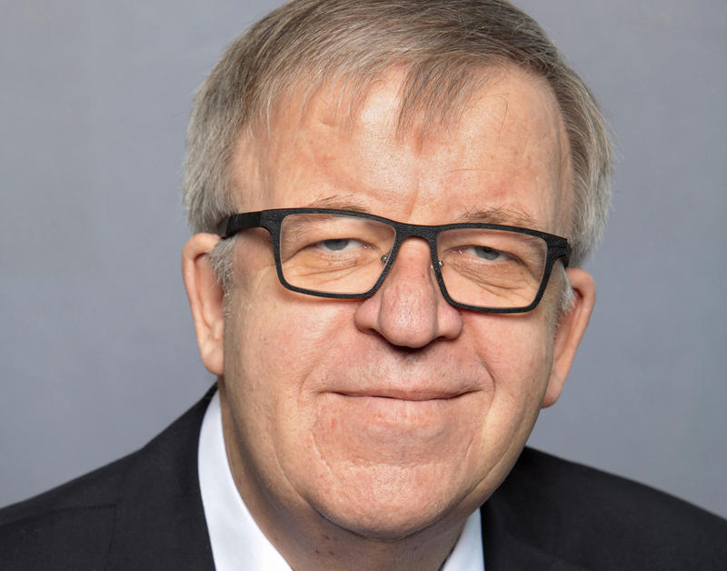 s:11:"Ulrich Pohl";