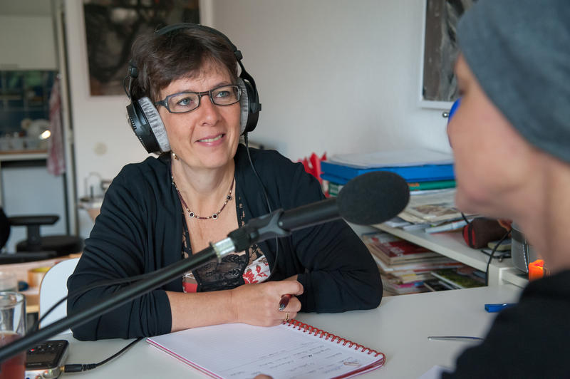 s:62:"Aufnahme eines Hörbuches mit der Journalistin Judith Grümmer";