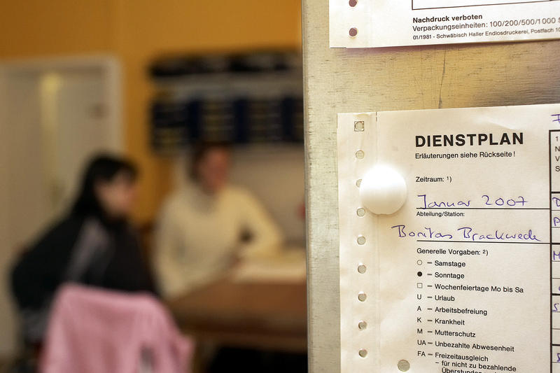 s:67:"Oft nur von kurzer Planungsdauer: der Dienstplan für Pflegekräfte";