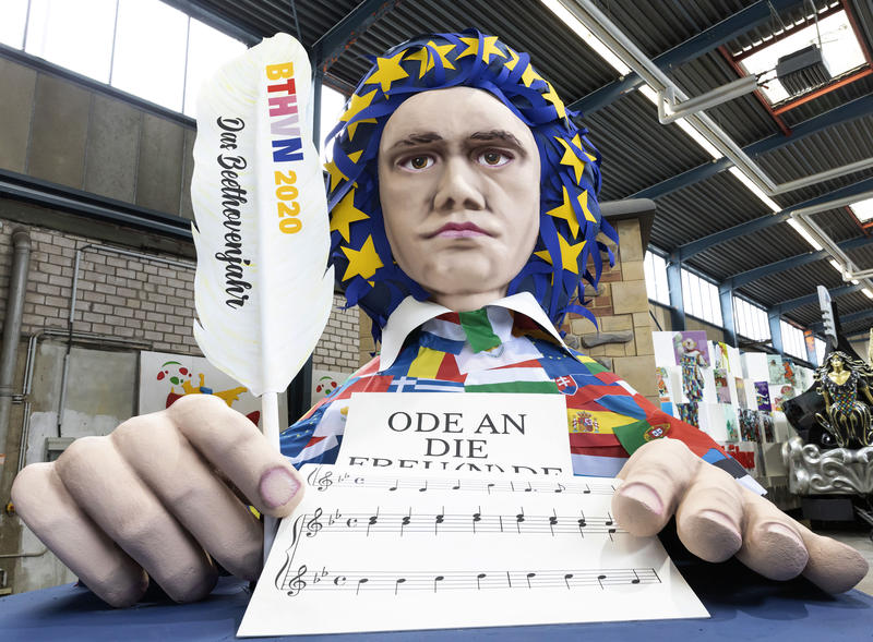 s:61:"
Beethoven-Motivwagen faehrt bei vier Rosenmontagszuegen mit";