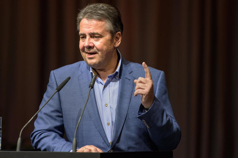s:16:" Sigmar Gabriel ";