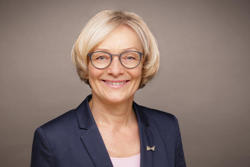s:13:"Silvia Breyer";