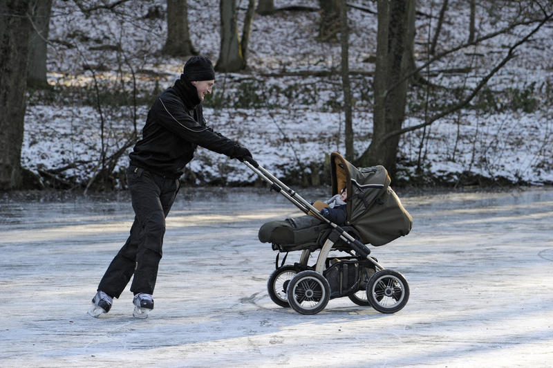 s:14:"Vater und Baby";