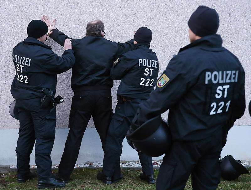 s:141:"Der grüne Bundestagsabgeordnete Cem Özdemir hat diskriminierende Erfahrungen vieler Migranten mit der Polizei beklagt. (Foto vom 15.03.15)";