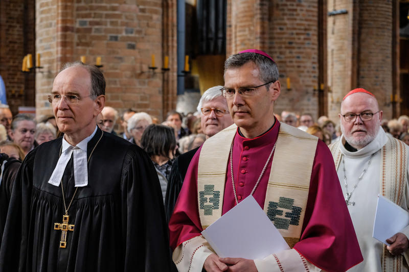 s:142:"Die Kirchen in Niedersachsen und Bremen verlieren weiter Mitglieder, teils durch dramatisch gestiegene Austrittszahlen. (Foto vom 04.05.2019) ";