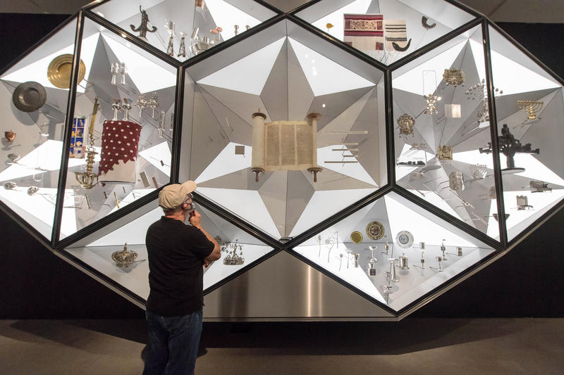 s:49:"Neue Dauerausstellung im Jüdischen Museum Berlin";