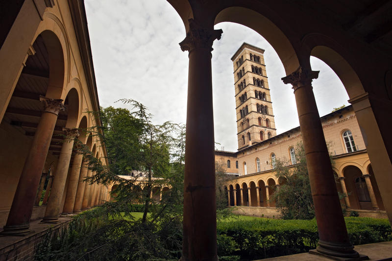 s:42:"Friedenskirche im Potsdamer Park Sanssouci";