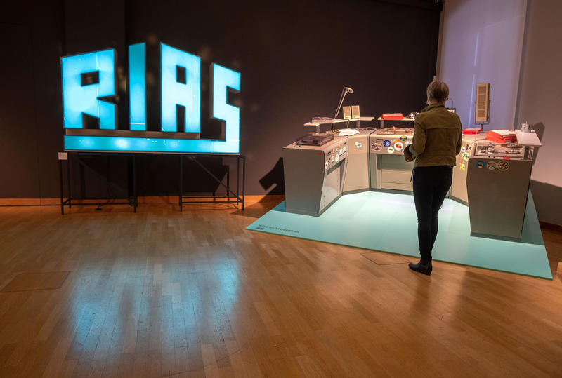 s:27:"In der Ausstellung "On Air"";
