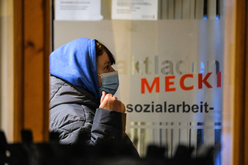 s:76:"Bis zu 200 Wohnungslose kommen taeglich zum Kontaktladen "Mecki" in Hannover";