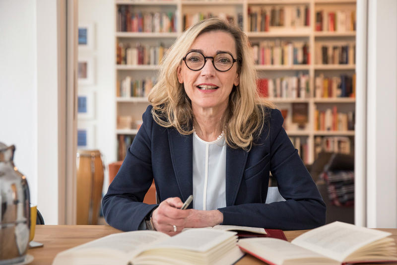 s:100:"Sabine Dreßler kennt sich aus in der reformierten Kirche - und zwar weltweit. (Foto vom 23.02.2021)";