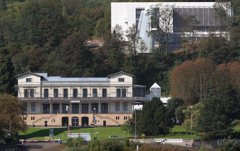 s:48:"Altes und neues Arp-Museum in Remagen-Rolandseck";