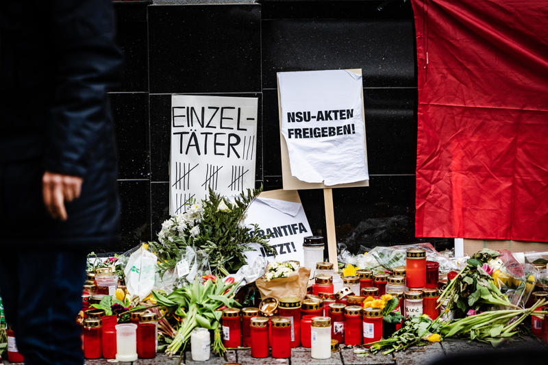 s:69:"Bremer Verfassungsschutz: Rechtsextremisten weiterhin größte Gefahr";