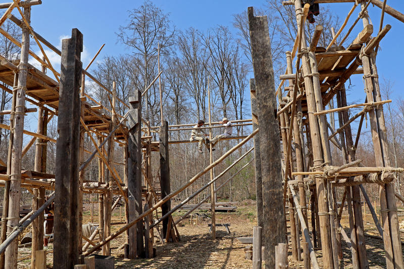 s:29:"Klosterbau wie im Mittelalter";