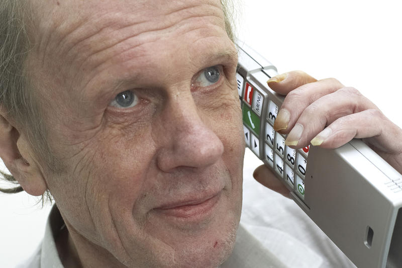 s:49:"Männer können sich beim Hilfetelefon Rat holen.";