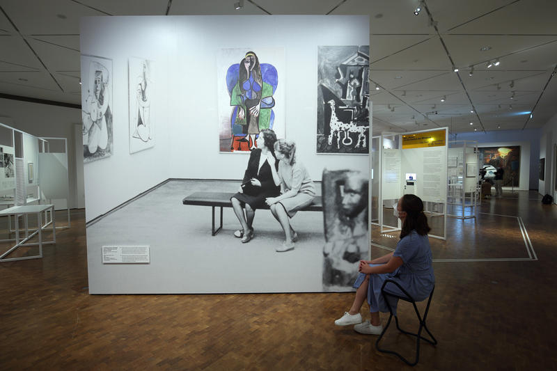 s:75:"Das Deutsche Historische Museum zeigt eine Ausstellung über die Documenta.";