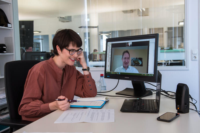 s:14:"Videokonferenz";