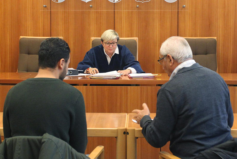 s:51:"Asylverfahren vor dem Augsburger Verwaltungsgericht";