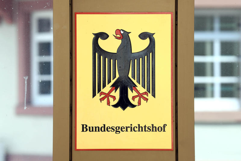 s:54:"Schild am Eingang des Bundesgerichtshofes in Karlsruhe";