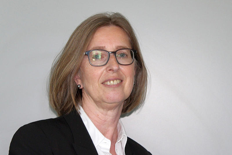 s:11:"Elke Gundel";