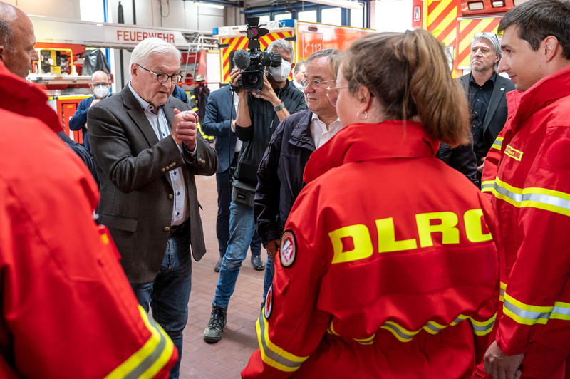 s:52:"DLRG verteilt 250 Bautrockner im Landkreis Ahrweiler";