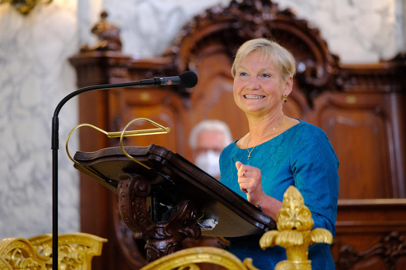 s:46:"Bischöfin Fehrs feierte ihren 60. Geburtstag.";