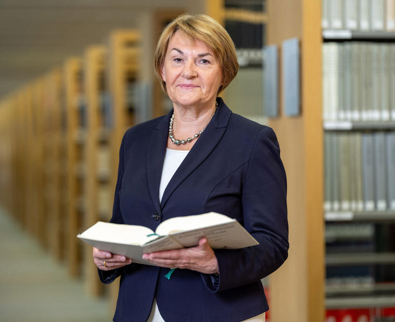 s:14:"Ingrid Schmidt";