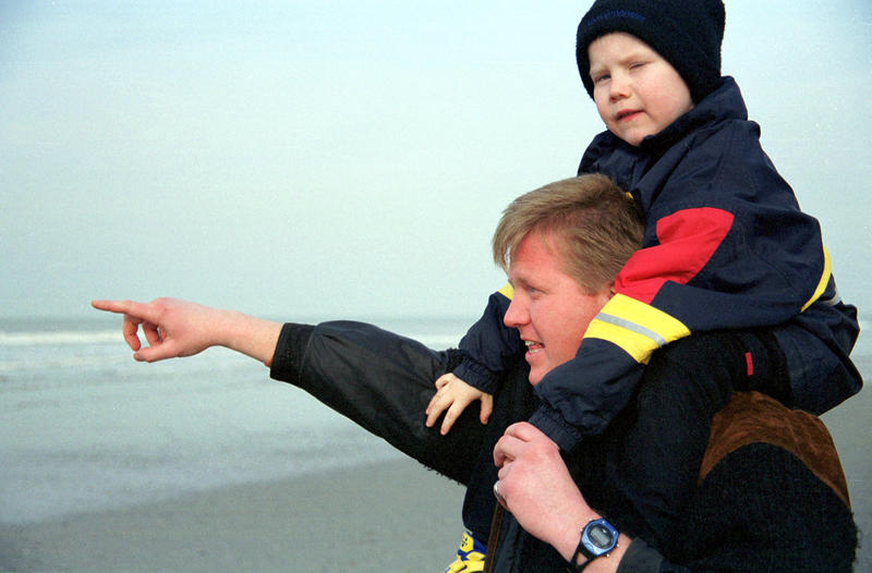s:26:"Symbolbild: Vater und Sohn";