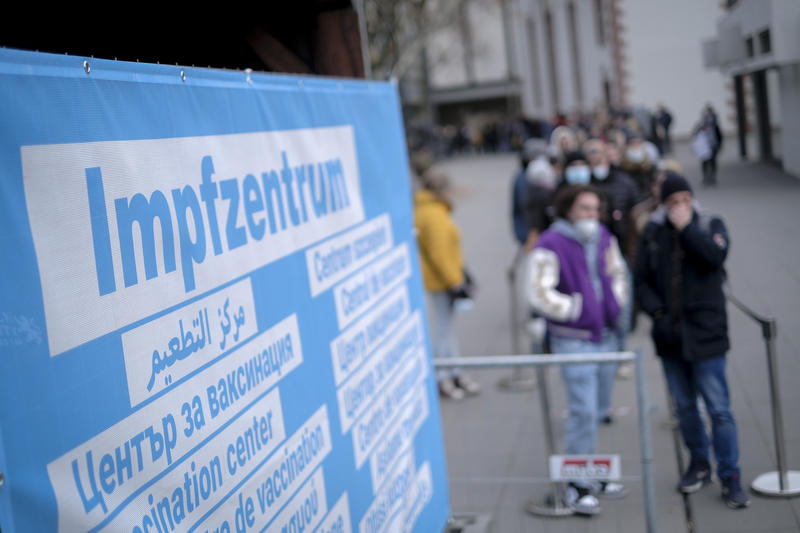 s:43:"Impfen auf dem Weihnachtsmarkt in Offenbach";