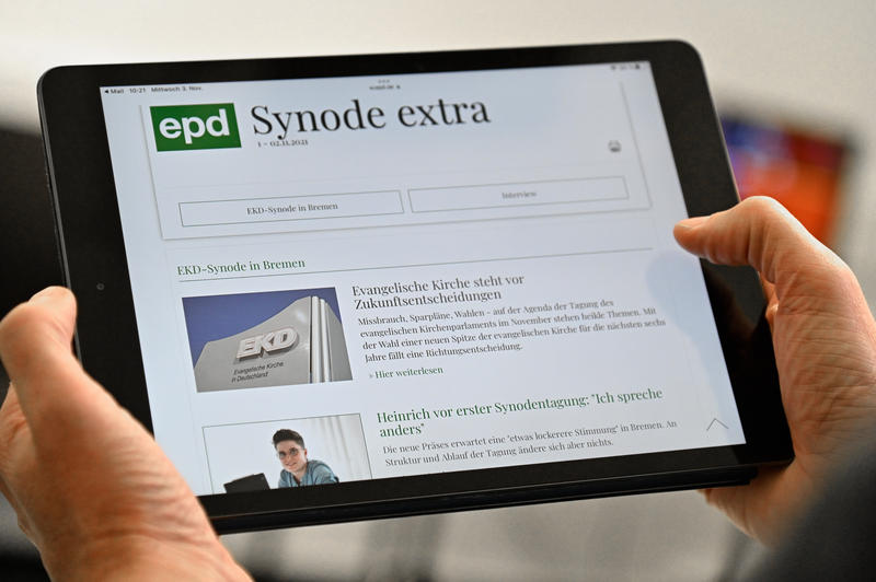 s:52:"Information über das Internet wird immer wichtiger.";